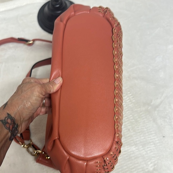 Malibu Skye  Hobo Bag with Woven Texture and Adjustable Strap - Picture 5 of 10